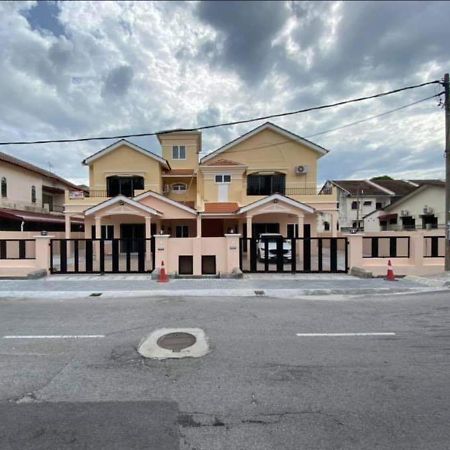 Ipoh Family Villa-Spacious Stay For 21 Or 42Pax Екстериор снимка